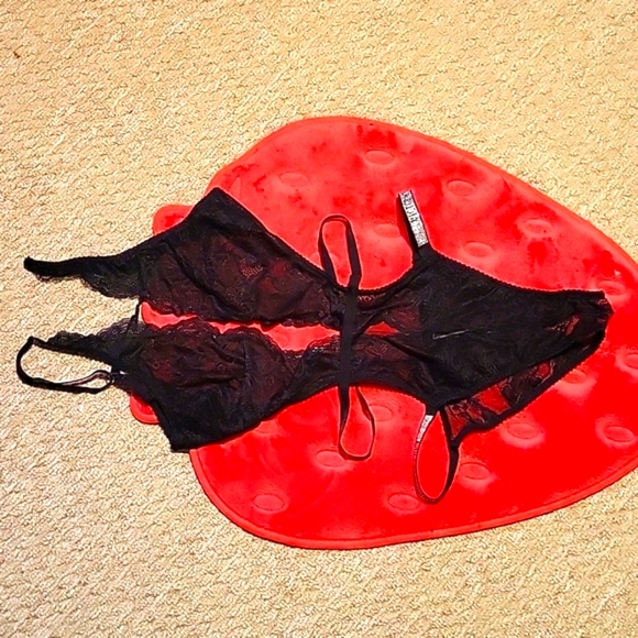 Victoria's secret Teddy - Picture 1 of 5